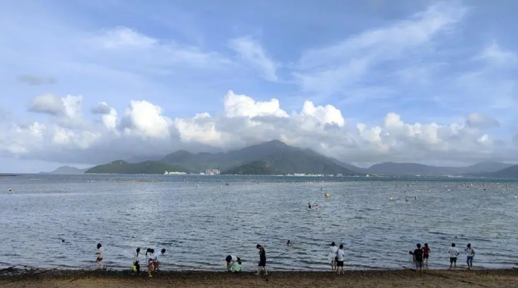 海邊沙灘防偷渡、防溺水監(jiān)控使用球形轉(zhuǎn)臺(tái)設(shè)備的優(yōu)勢(shì)包括哪些！